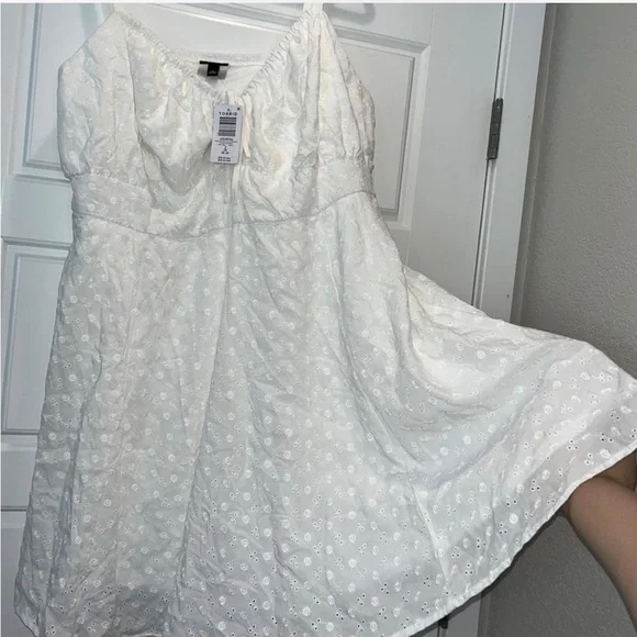 NWT Torrid Size 2 White Eyelet Mini Babydoll Dress - Picture 3 of 8